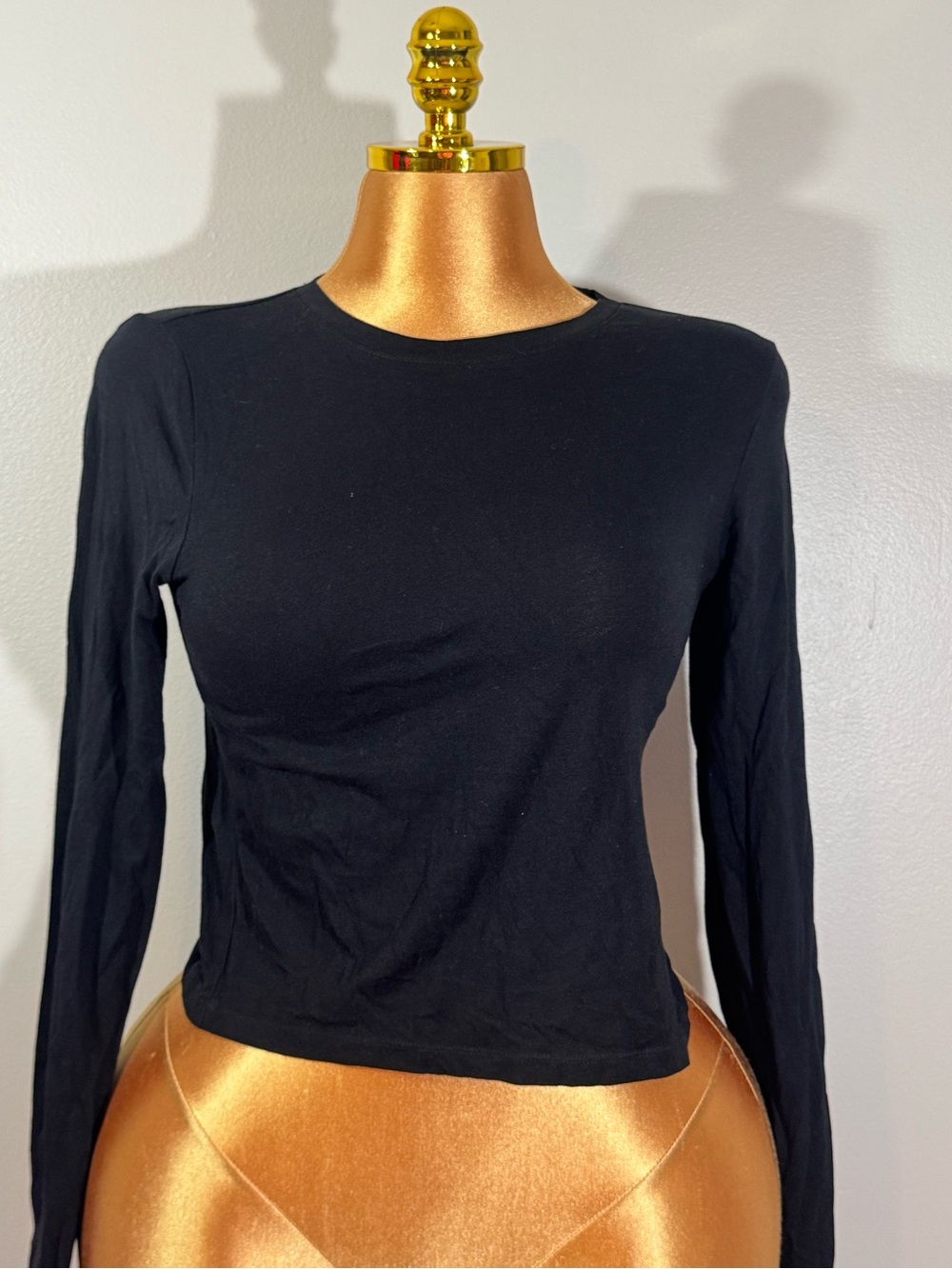 Old Navy Black Long-Sleeve Crop Top